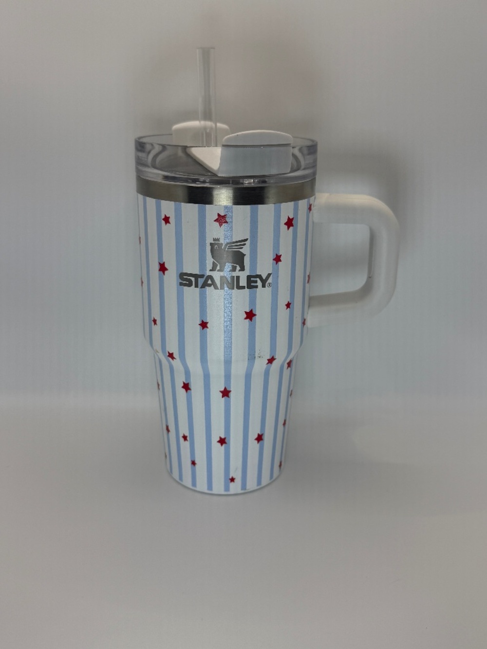 Stanley Quencher H2.0 20 oz Blue Starry Stripes Red Stars Tumbler Straw